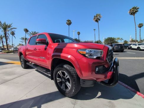 Used 2019 Toyota Tacoma TRD Sport w/ Technology Package RWD image 35