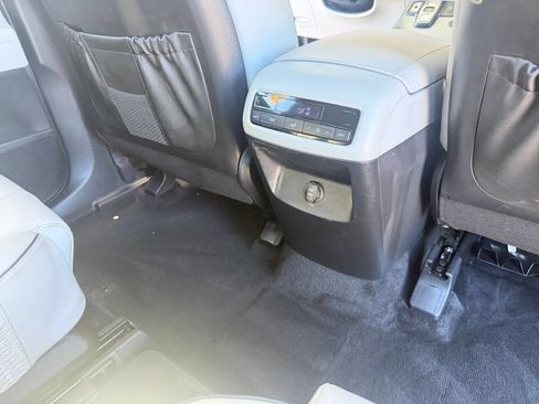 Used 2025 Hyundai Palisade SEL FWD image 25