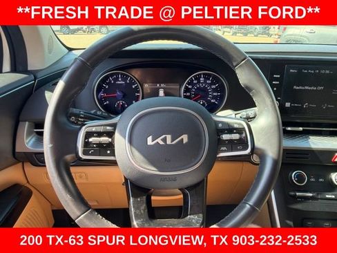 Used 2024 Kia Carnival LX FWD image 19