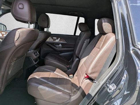 Used 2022 Mercedes-Benz GLS 450 4MATIC image 14