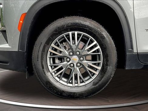 Used 2024 Chevrolet Traverse LT AWD/4WD image 39