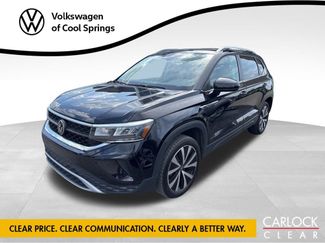 Used 2024 Volkswagen Taos SE w/ Panoramic Sunroof Package FWD video 1