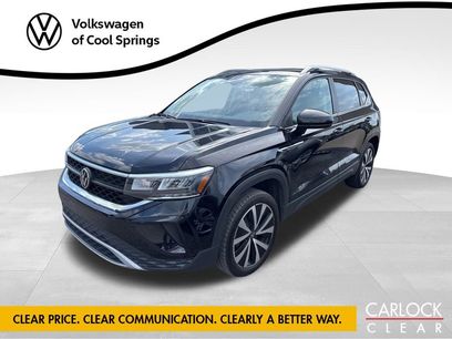 Used 2024 Volkswagen Taos SE w/ Panoramic Sunroof Package