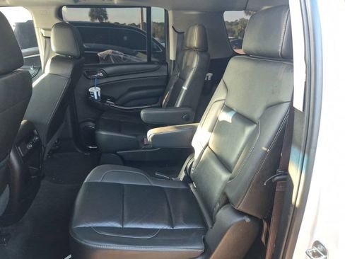 Used 2017 Chevrolet Suburban LT w/ Luxury Package image 11