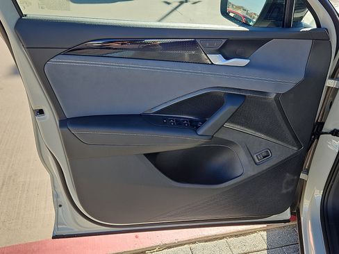 New 2026 Volkswagen Tiguan SE R-Line image 15