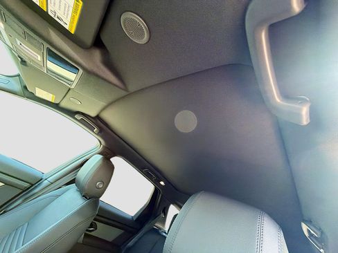 New 2026 Land Rover Discovery Sport Landmark image 27