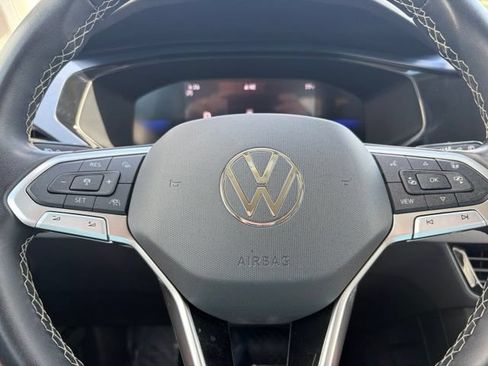Used 2023 Volkswagen Taos SE FWD image 19