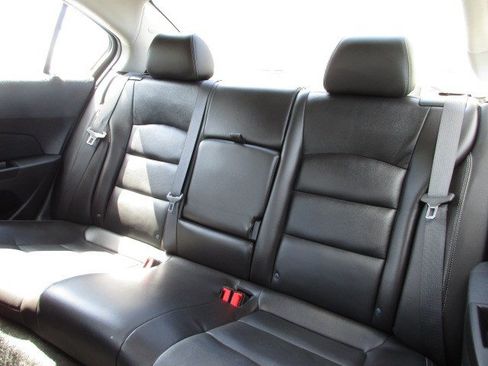 Used 2015 Chevrolet Cruze LTZ w/ Sun, Sound and Sport Package FWD image 29