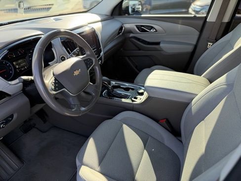Used 2021 Chevrolet Traverse LT image 20
