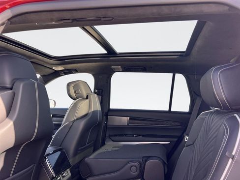 New 2026 Cadillac Vistiq Platinum AWD/4WD image 29