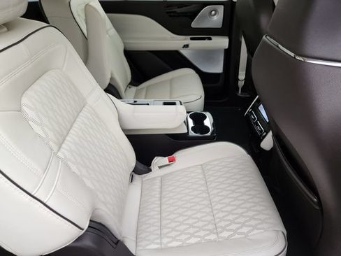 Used 2023 Lincoln Aviator Black Label Grand Touring w/ Class IV Trailer Tow Package AWD/4WD image 24