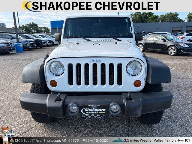 Used 2010 Jeep Wrangler Unlimited Rubicon AWD/4WD image 2