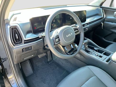 Certified 2025 Kia Sorento S AWD/4WD image 9