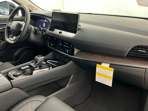 New 2026 Nissan Rogue Platinum w/ Platinum Premium Package image 24