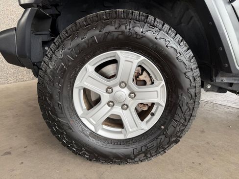 Used 2020 Jeep Wrangler Sport AWD/4WD image 51