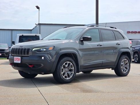 Used 2022 Jeep Cherokee Trailhawk w/ Sound & Nav Group AWD/4WD image 3