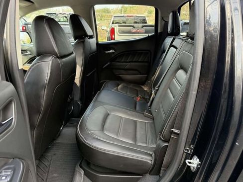 Certified 2022 GMC Canyon Denali w/ Denali Black Edition Package AWD/4WD image 11