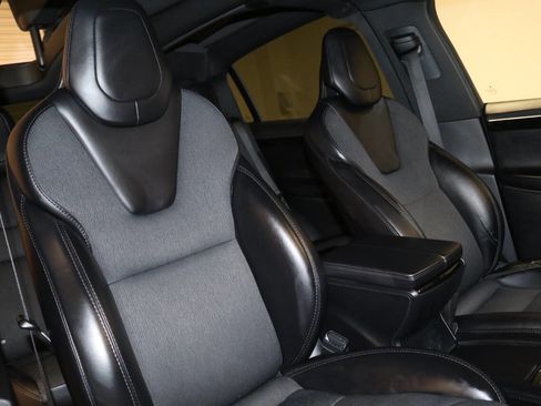 Used 2018 Tesla Model X 75D image 77