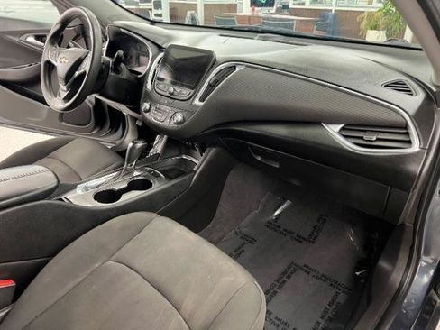 Used 2019 Chevrolet Malibu LT FWD image 14