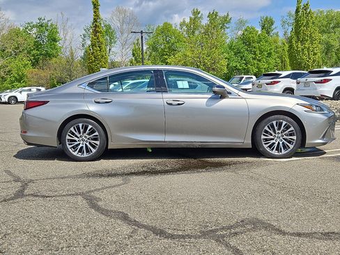 Used 2019 Lexus ES 350 w/ Premium Package FWD image 7