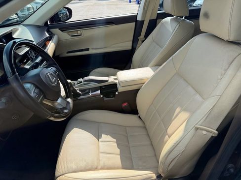 Used 2018 Lexus ES 350 w/ Luxury Package w/Wood Trim FWD image 10