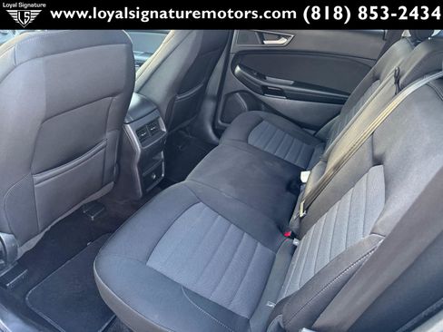 Used 2018 Ford Edge SE image 10