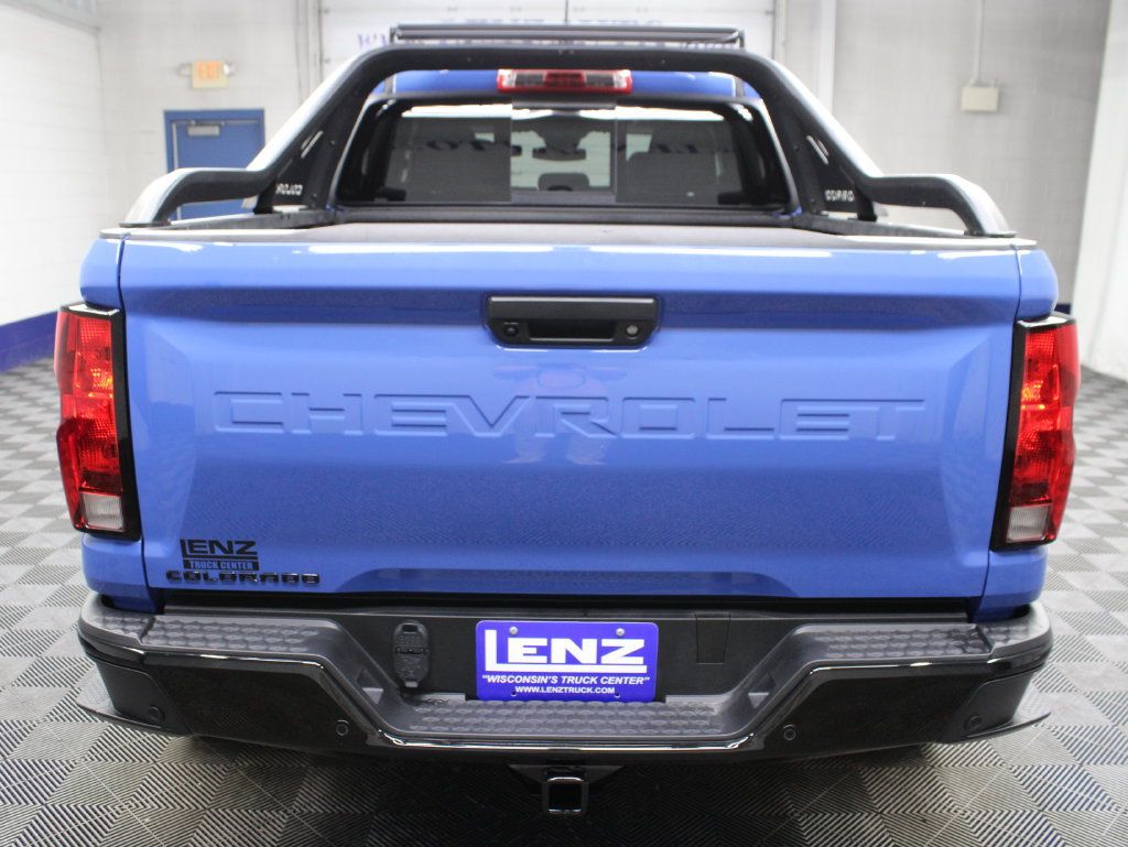 Used 2025 Chevrolet Colorado Trail Boss w/ Midnight Edition AWD/4WD image 45