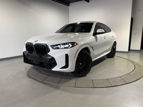 Used 2024 BMW X6 xDrive40i w/ Executive Package image 3