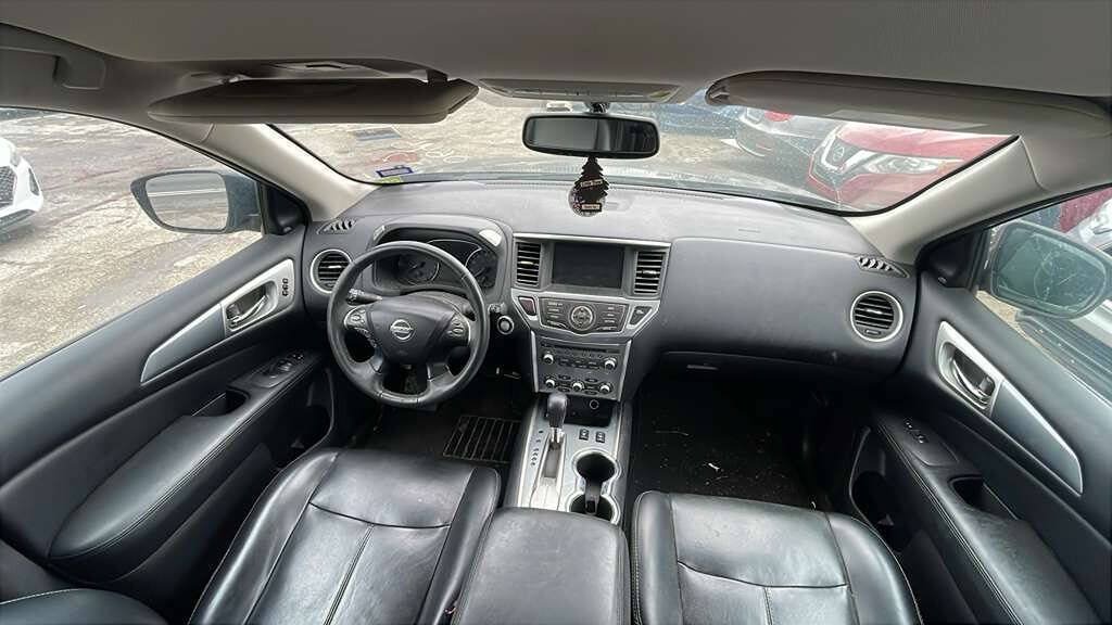 Used 2017 Nissan Pathfinder SL FWD image 8