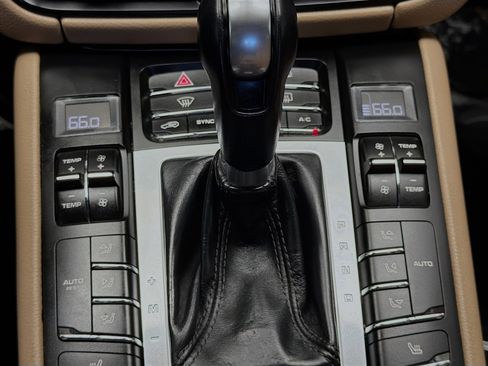 Used 2019 Porsche Macan AWD/4WD image 10