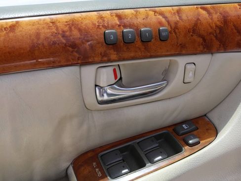 Used 2001 Lexus LS 430 RWD image 92