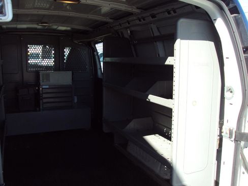 Used 2012 Chevrolet Express 1500 AWD image 9