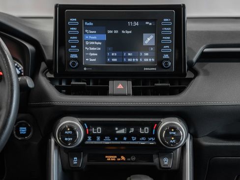 Used 2021 Toyota RAV4 XLE w/ Convenience Package FWD image 19