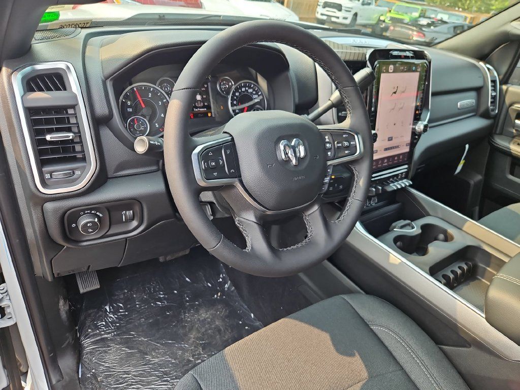 New 2026 RAM 2500 Big Horn AWD/4WD image 13