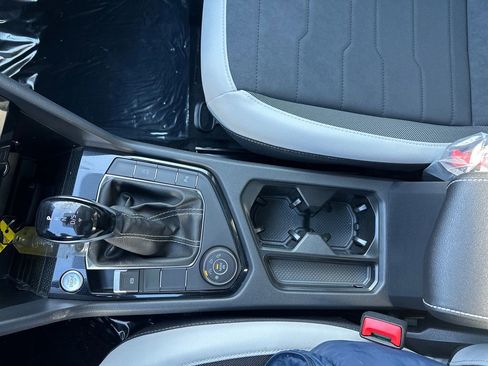 New 2026 Volkswagen Taos SE image 13