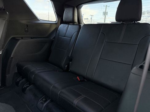 Used 2022 Chevrolet Traverse RS image 14