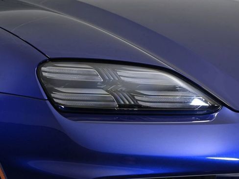 New 2024 Porsche Macan 4 Electric image 11