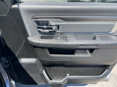 Used 2023 RAM 1500 Classic SLT AWD/4WD image 18