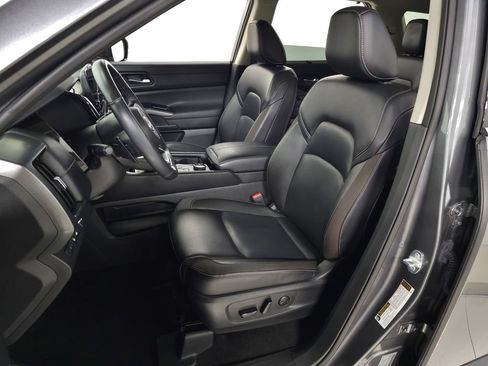 Used 2024 Nissan Pathfinder SL w/ SL Premium Package AWD/4WD image 16