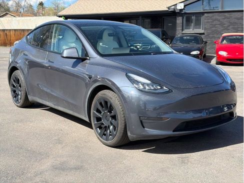 Used 2020 Tesla Model Y Long Range image 4