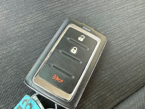 Used 2024 Jeep Grand Cherokee Laredo RWD image 23