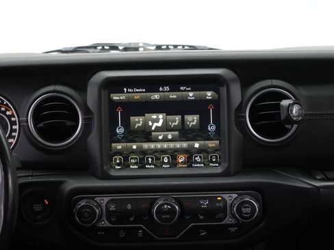 Used 2018 Jeep Wrangler Unlimited Sahara w/ Dual Top Group AWD/4WD image 38