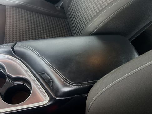 Used 2021 Dodge Challenger SXT RWD image 18
