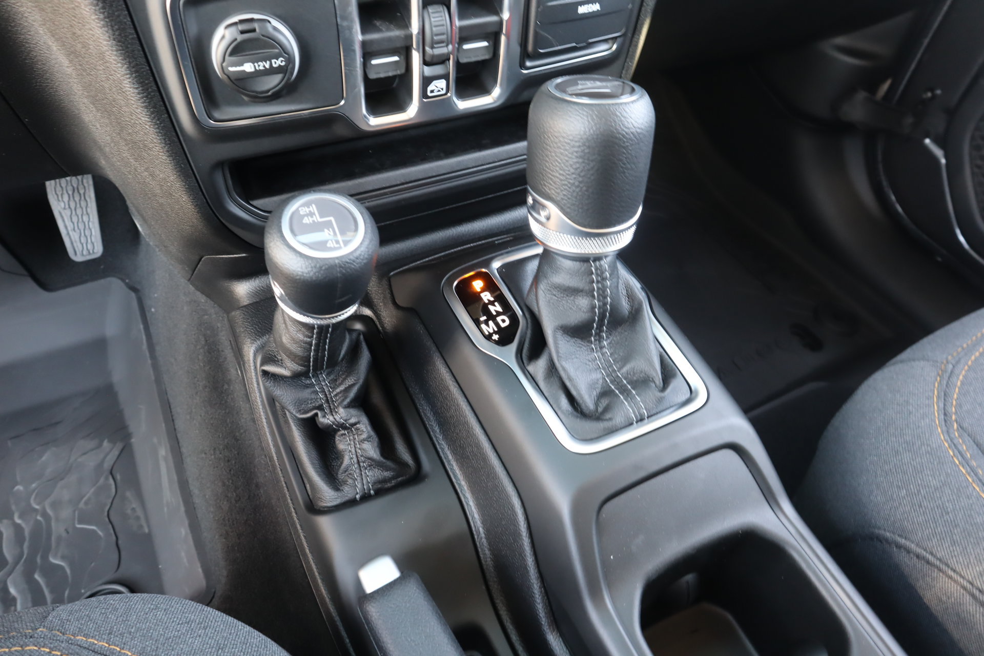 New 2026 Jeep Gladiator Sport AWD/4WD image 7