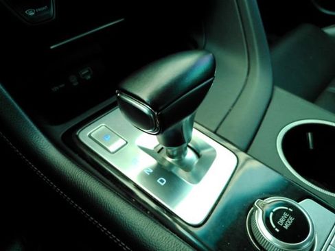 Used 2020 Genesis G70 2.0T image 50