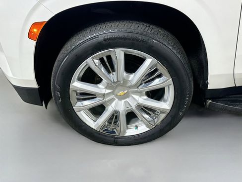 Used 2022 Chevrolet Suburban High Country image 8