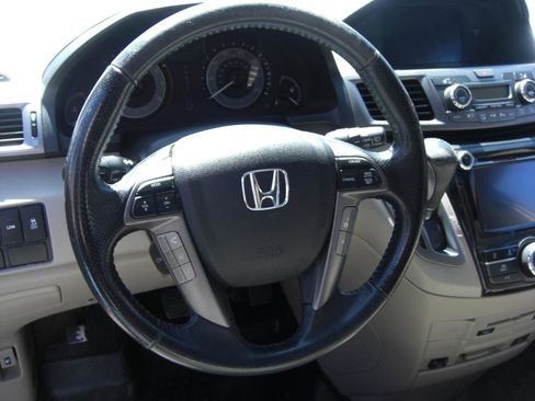 Used 2015 Honda Odyssey Touring image 8