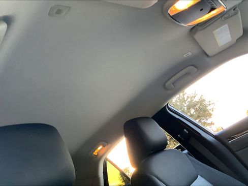 Used 2023 Chrysler 300 Touring w/ Sport Appearance Package image 14