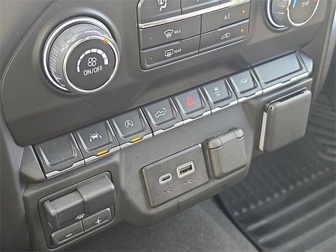 Used 2025 Chevrolet Silverado 1500 Custom image 24