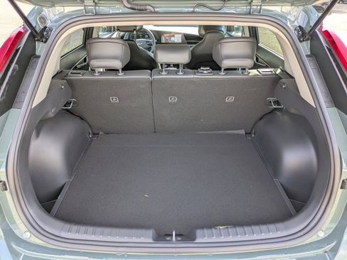 Used 2025 Kia Niro EX image 13